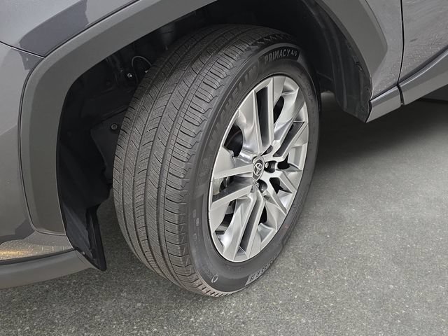 Used 2023 Toyota RAV4 XLE Premium FWD image 29