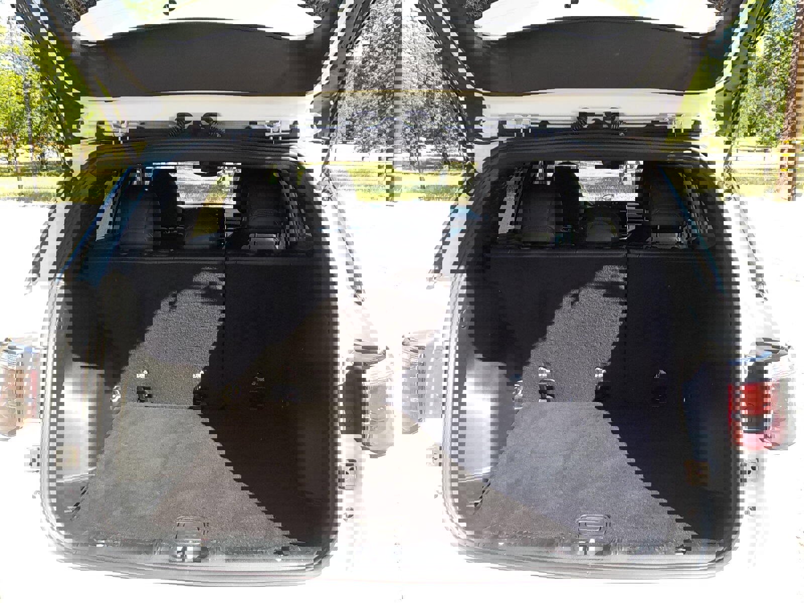 Used 2024 Jeep Compass Latitude image 9