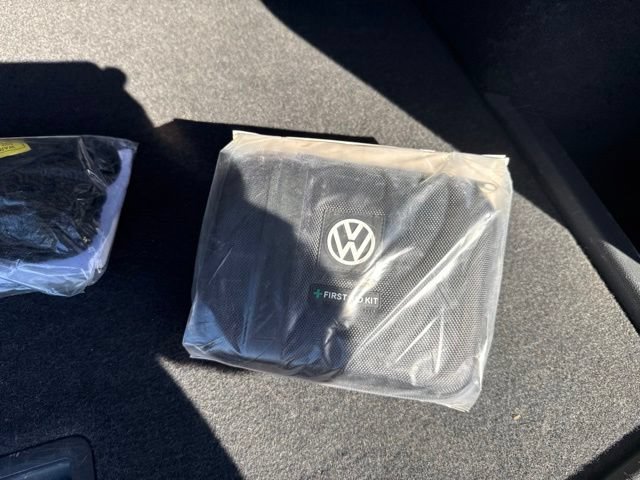 Used 2018 Volkswagen Tiguan SEL AWD/4WD image 21
