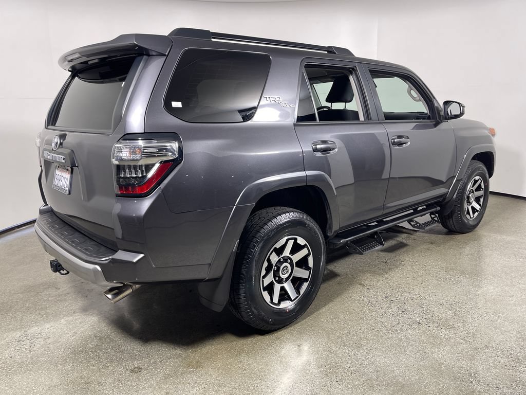 Certified 2022 Toyota 4Runner TRD Off-Road AWD/4WD image 3