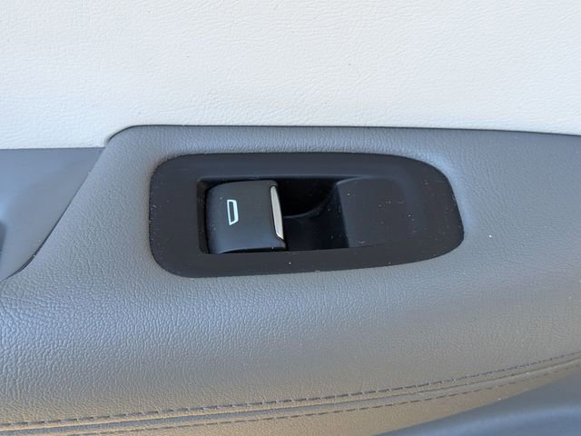 Used 2017 Cadillac XT5 Premium Luxury FWD image 30
