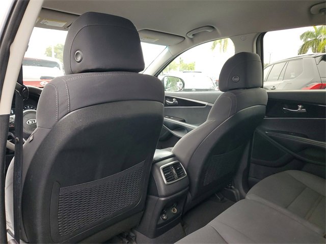 Used 2017 Kia Sorento LX image 15