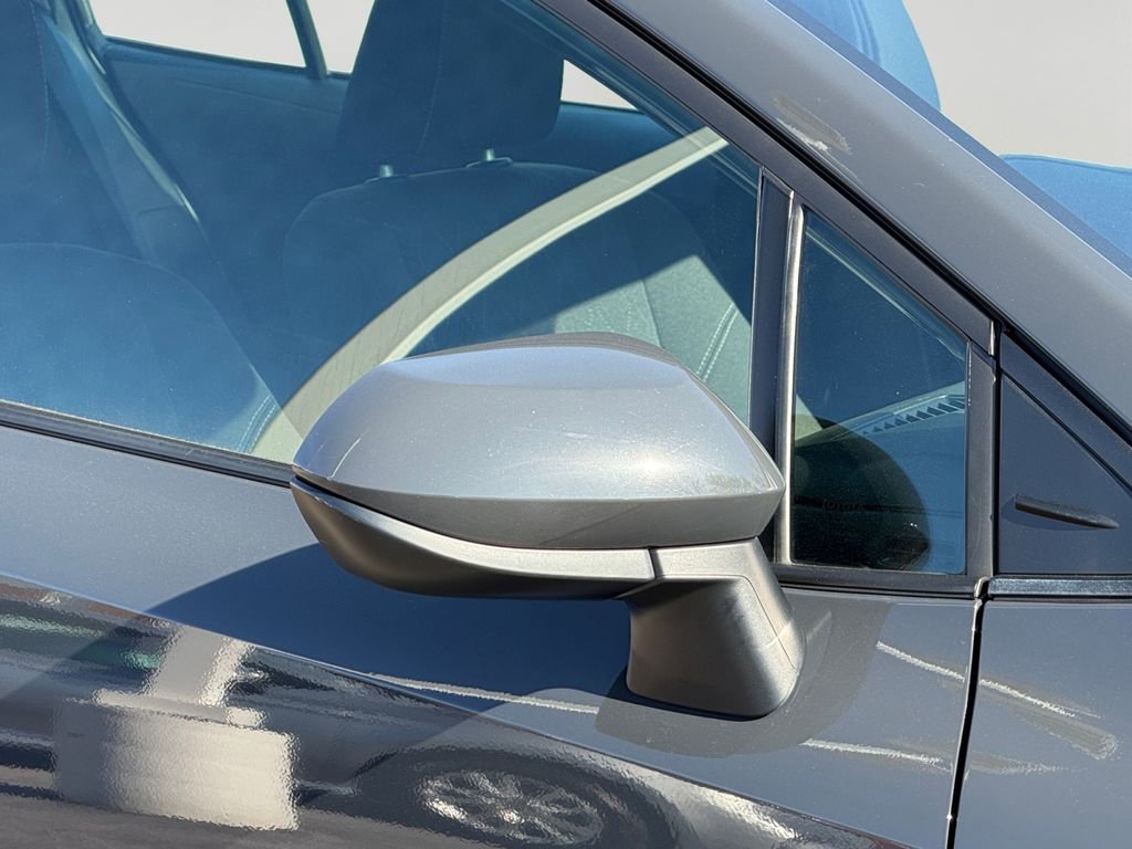 Used 2025 Toyota Corolla LE image 10