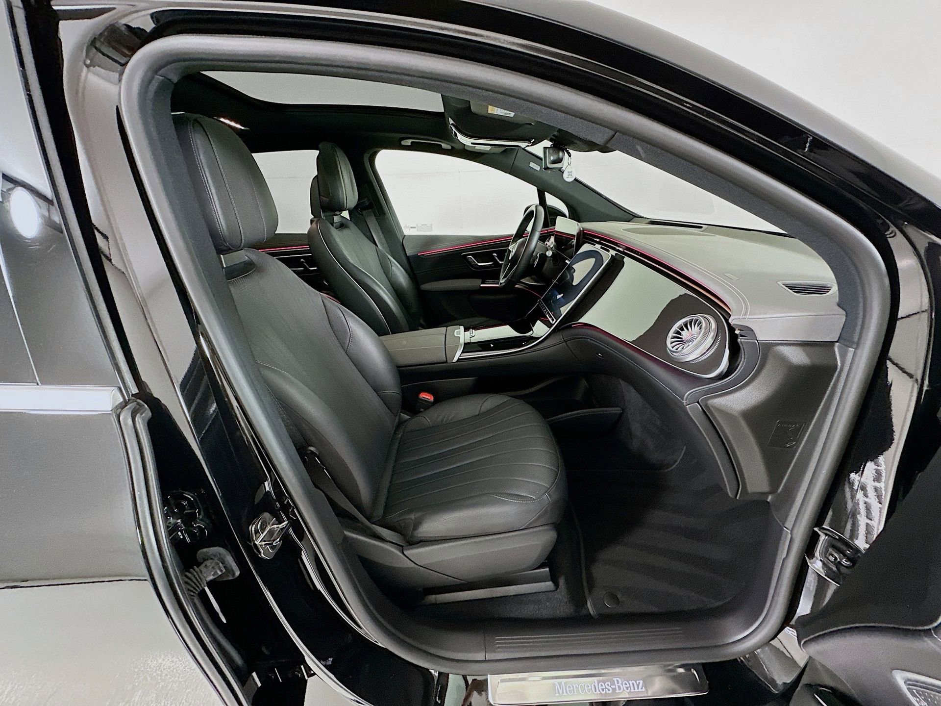 Certified 2023 Mercedes-Benz EQS 450+ SUV image 32