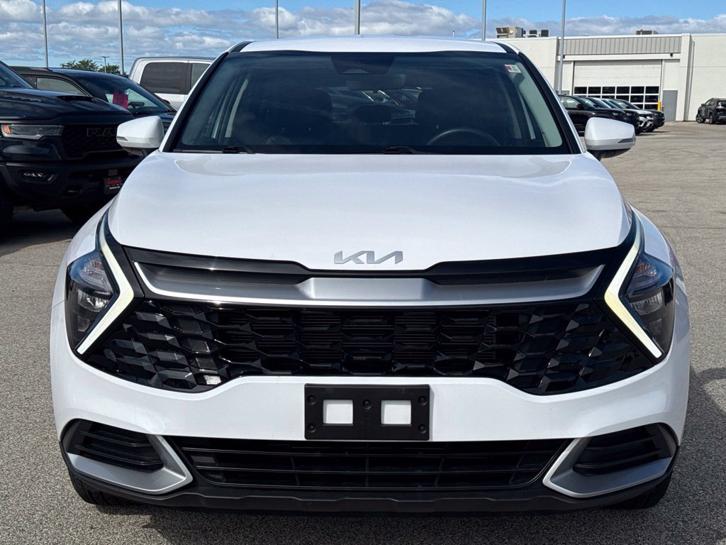 Used 2023 Kia Sportage EX FWD image 3