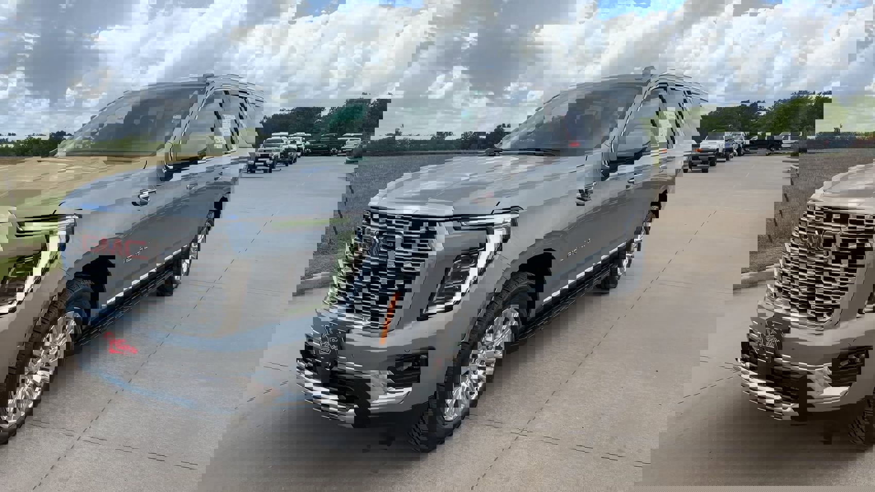 Certified 2025 GMC Yukon XL Denali AWD/4WD image 3