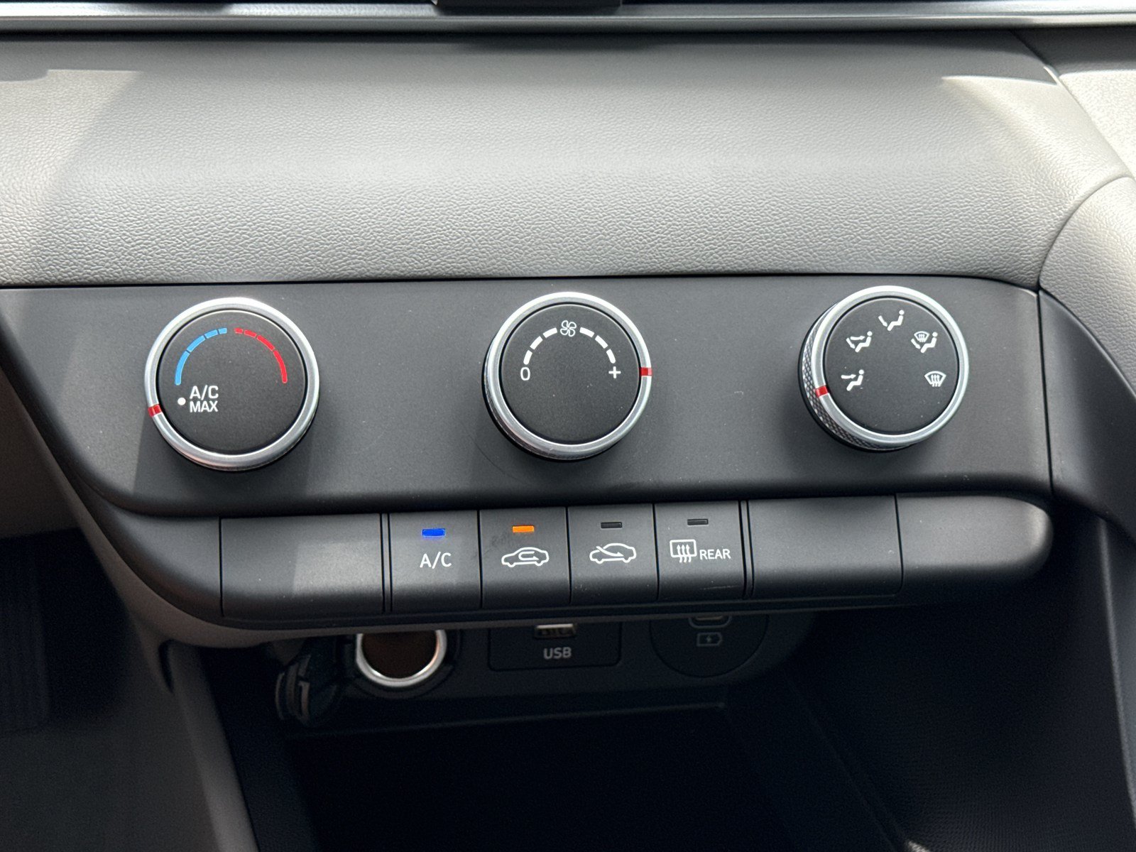 New 2026 Hyundai Elantra SE FWD image 23