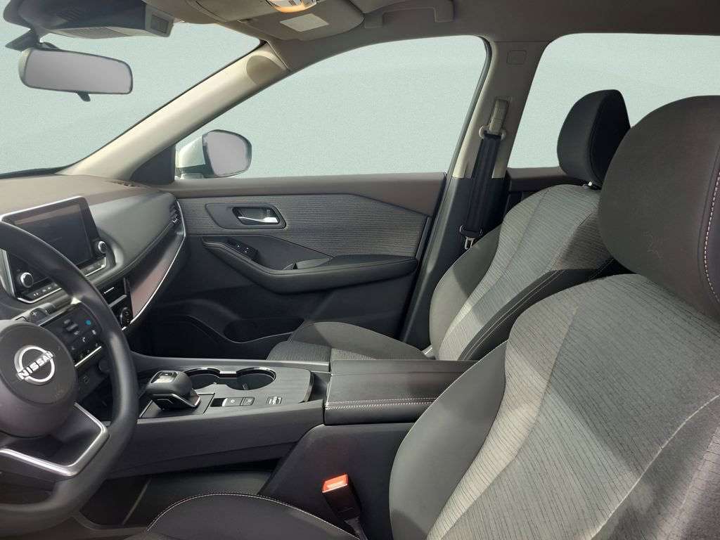 Used 2023 Nissan Rogue SV image 17