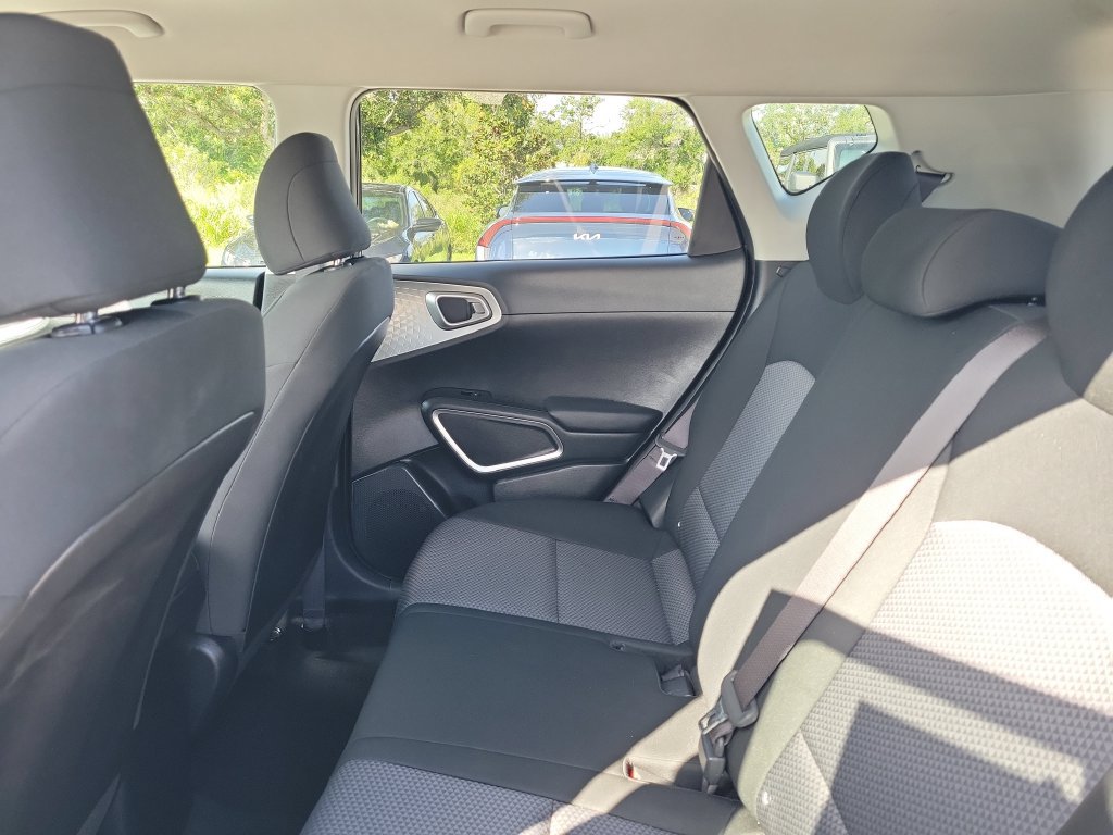 Certified 2025 Kia Soul LX FWD image 24