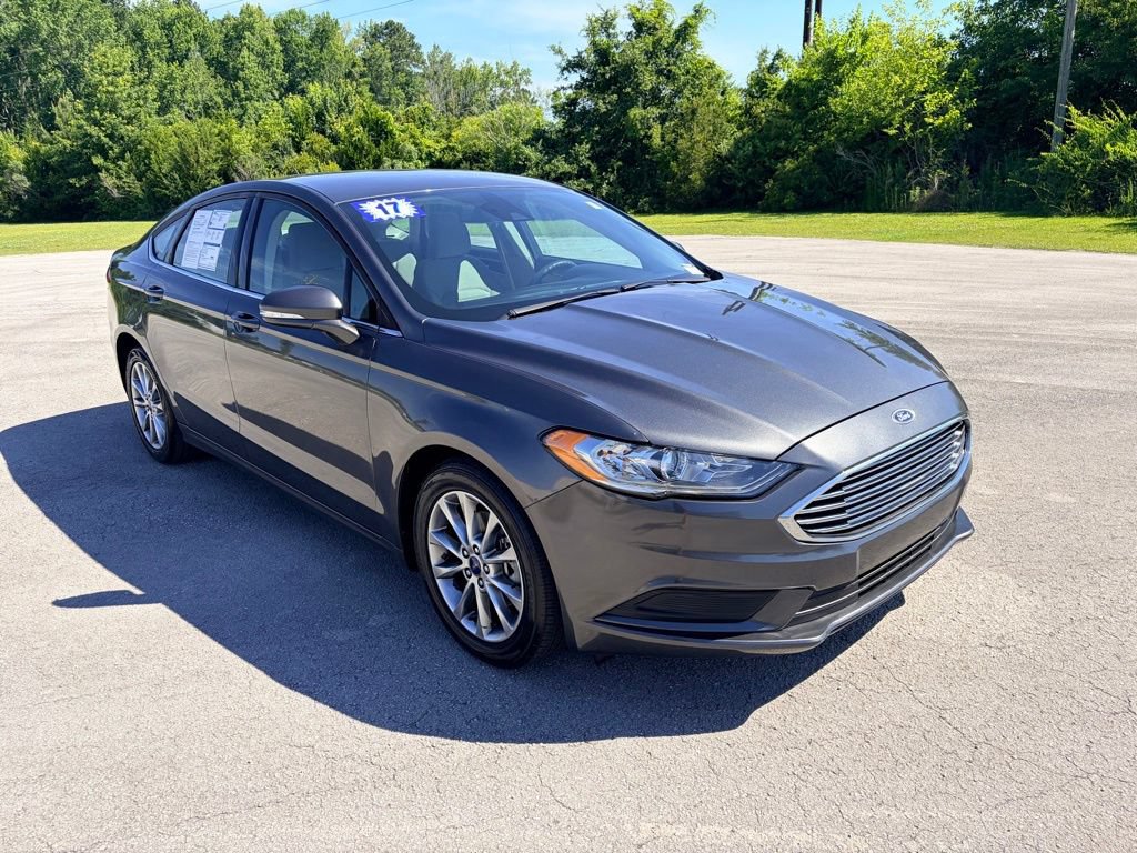 Certified 2017 Ford Fusion SE FWD image 2