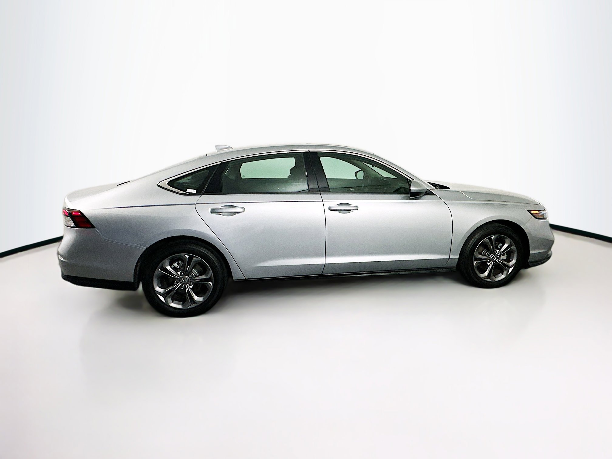 Used 2024 Honda Accord EX image 10