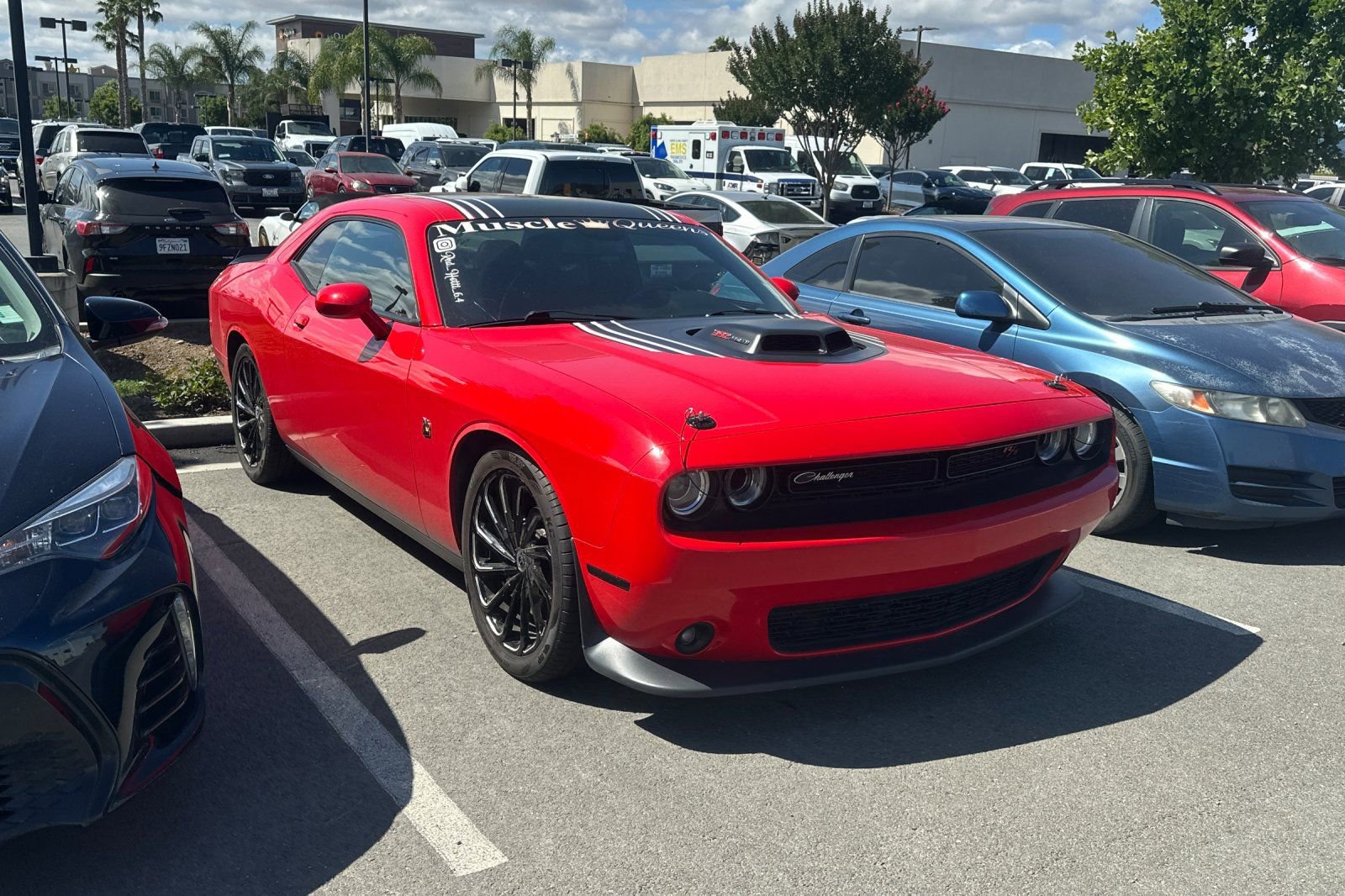 Used 2019 Dodge Challenger R/T Scat Pack w/ Shaker Package RWD image 2
