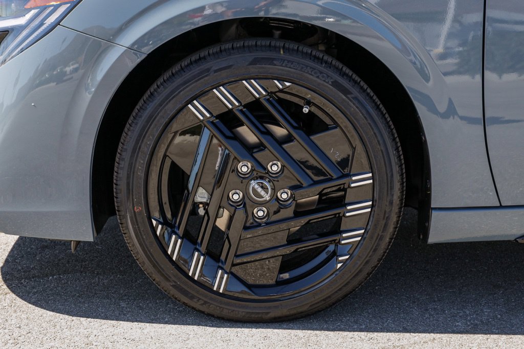 New 2027 Nissan Sentra SR FWD image 12