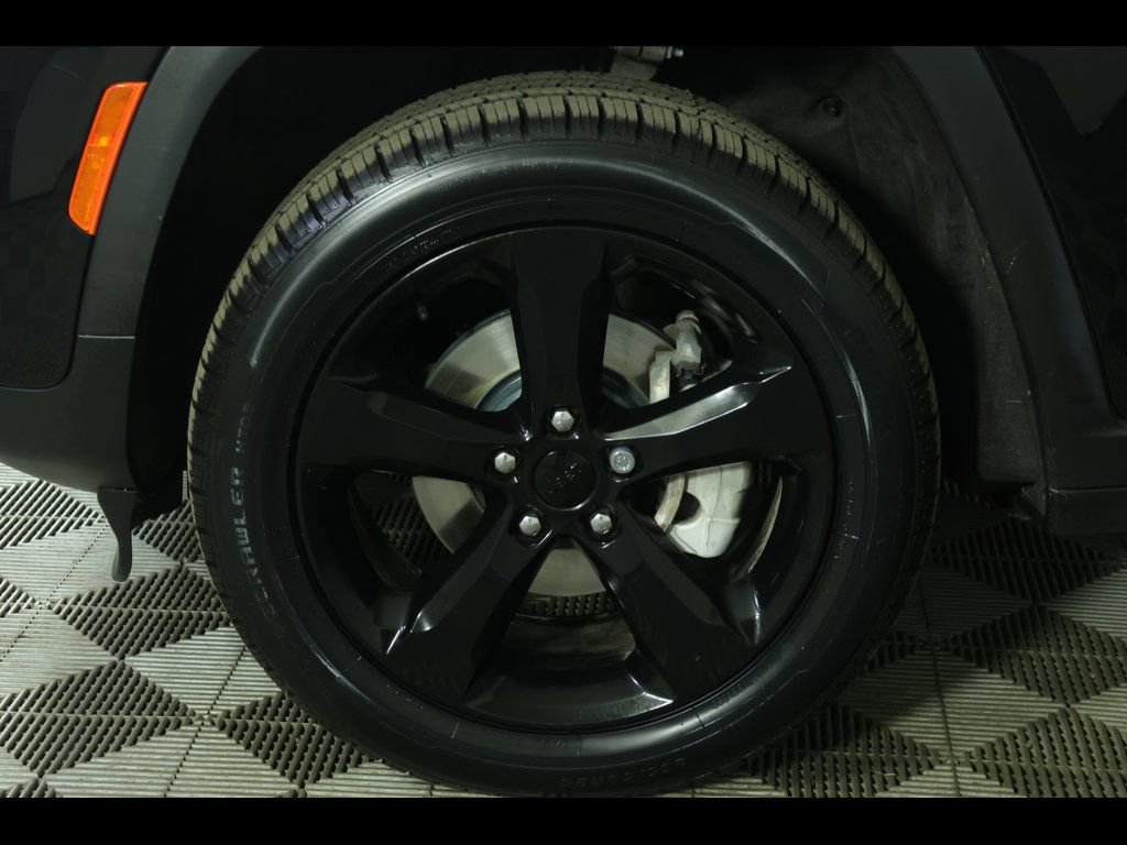 Used 2023 Jeep Grand Cherokee Limited w/ Black Appearance Package image 20