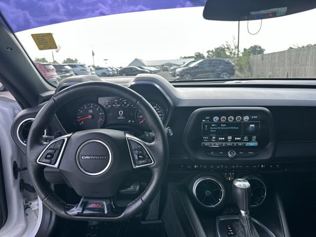 Used 2018 Chevrolet Camaro SS RWD image 12