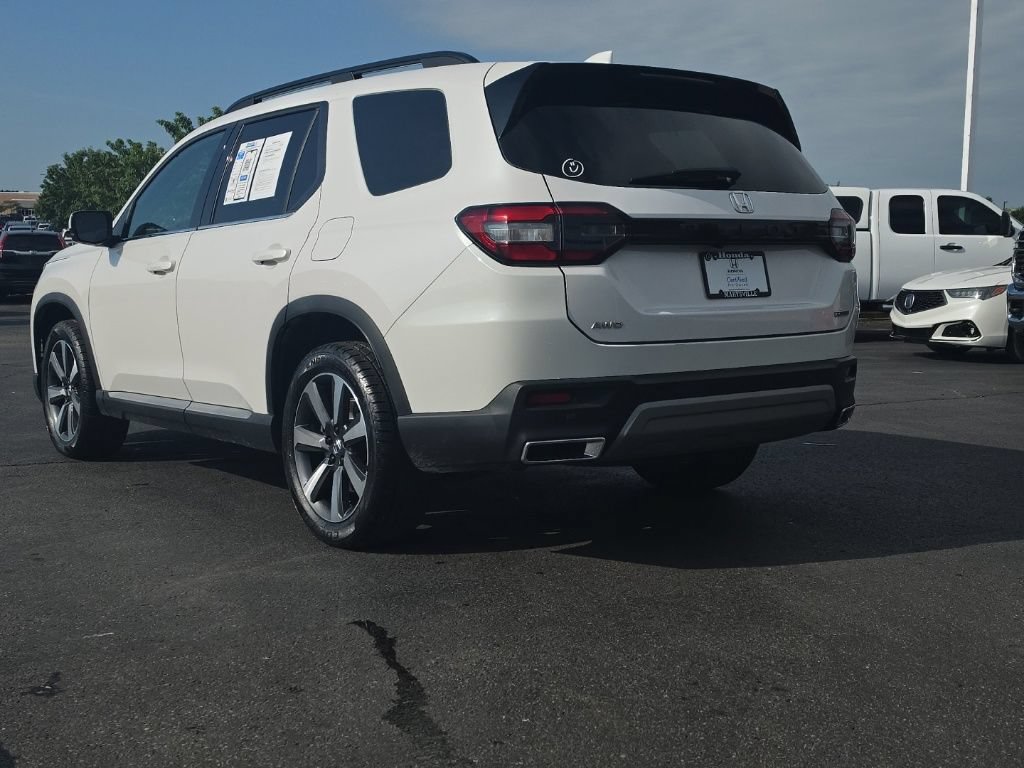 Certified 2025 Honda Pilot Touring image 5