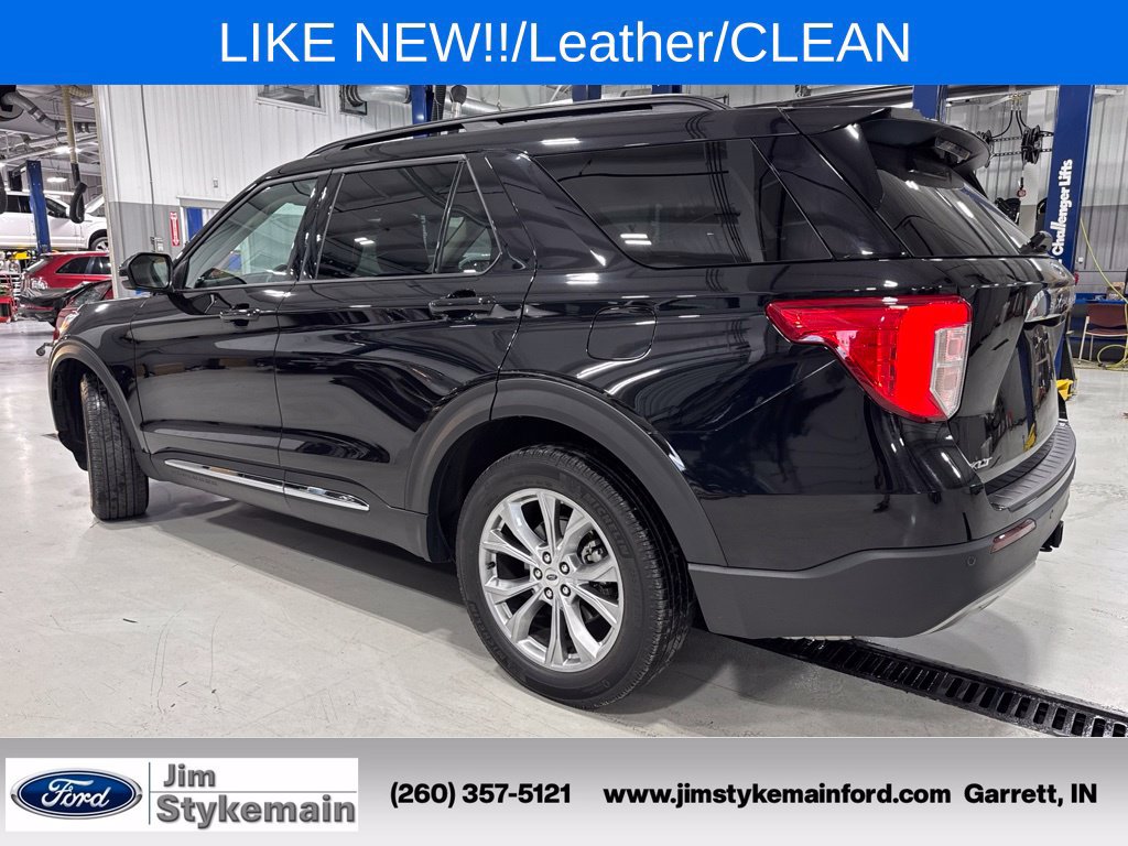 Used 2024 Ford Explorer XLT w/ Equipment Group 202A AWD/4WD image 2