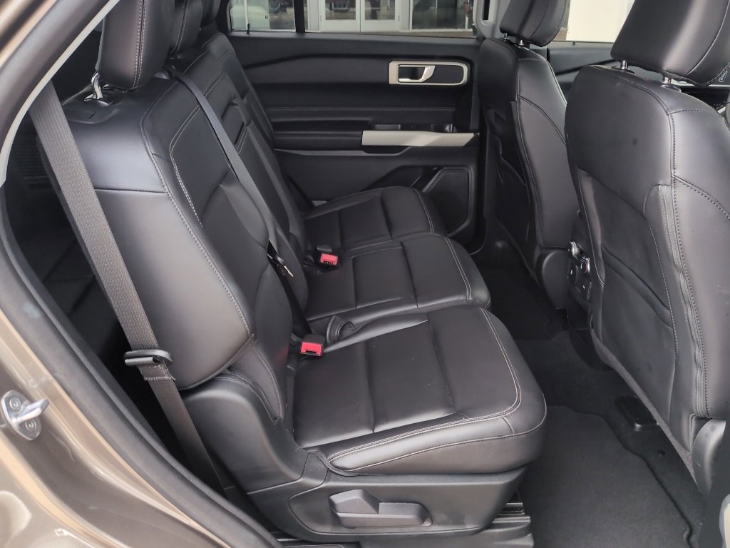 Used 2021 Ford Explorer XLT w/ Equipment Group 202A image 20