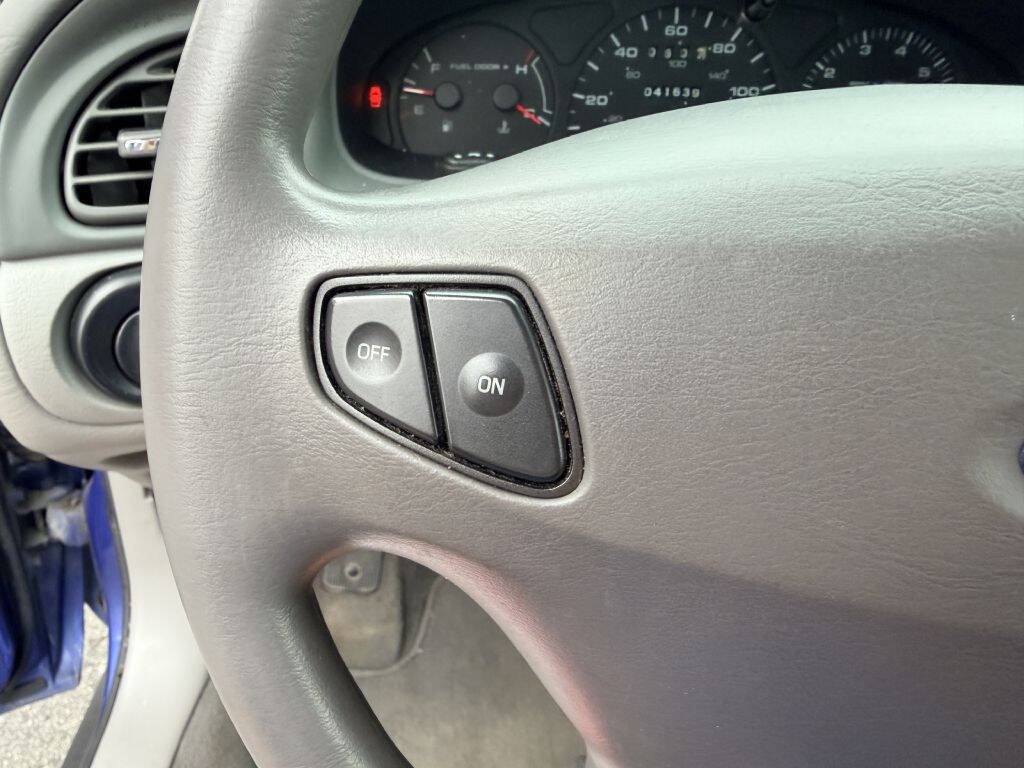 Used 2003 Ford Taurus SE FWD image 13