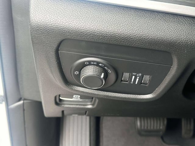 Used 2023 Jeep Grand Cherokee L Laredo AWD/4WD image 21