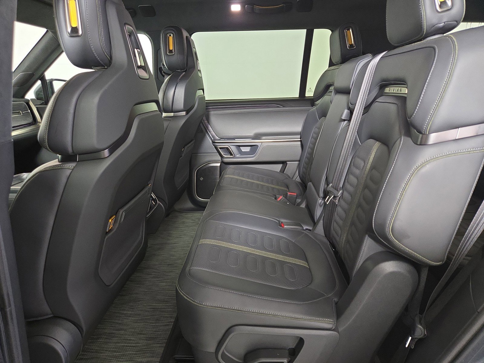 Used 2024 Rivian R1S Adventure AWD/4WD image 21