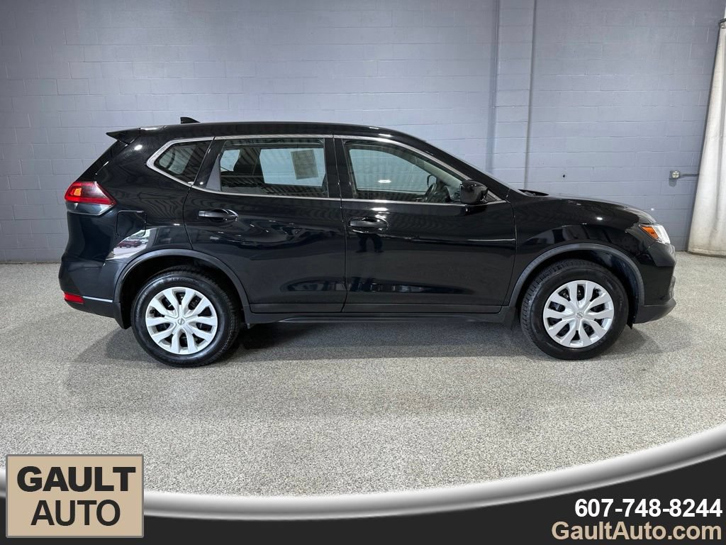Used 2018 Nissan Rogue S AWD/4WD image 2