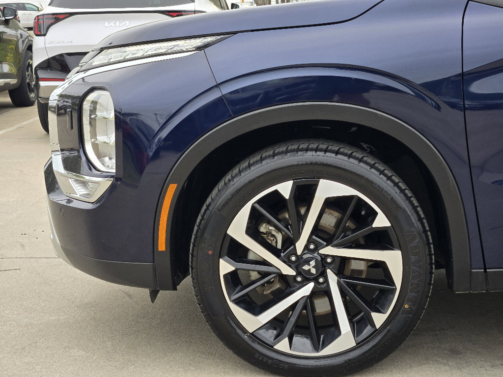 Used 2024 Mitsubishi Outlander SE image 14