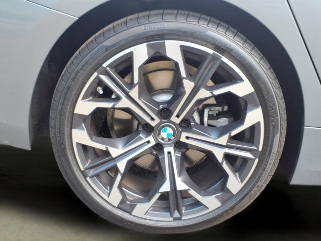 Used 2025 BMW 330i Sedan RWD image 34