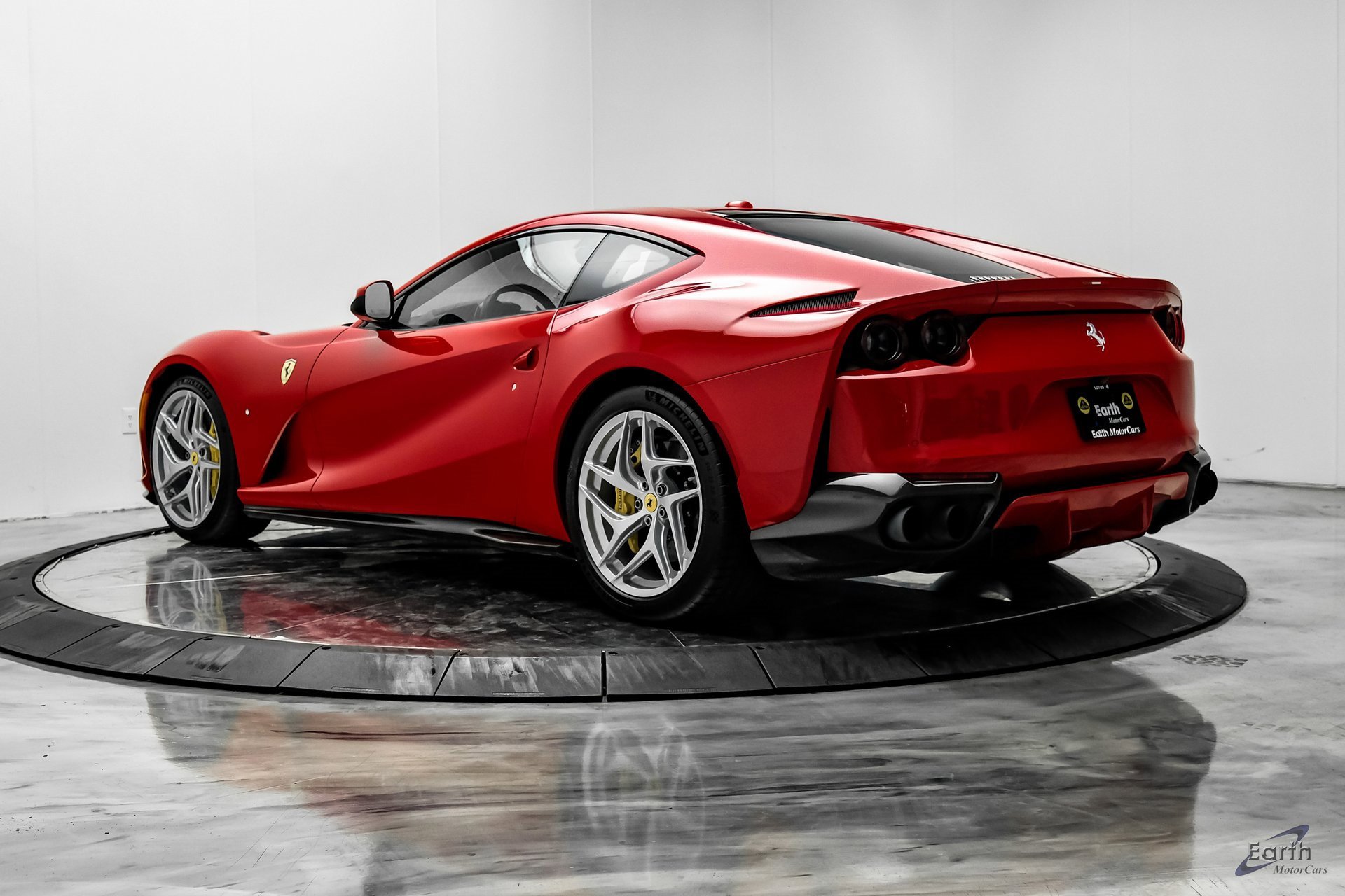 Used 2018 Ferrari 812 Superfast image 9