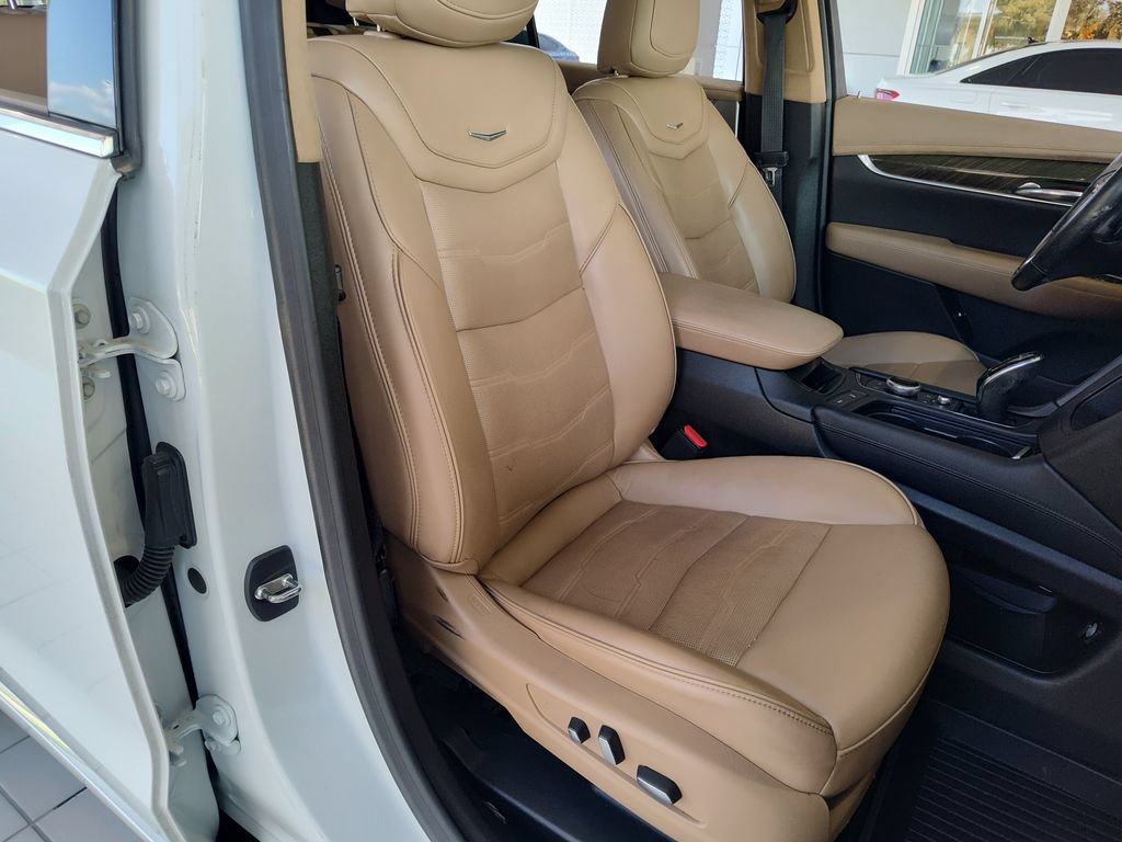 Used 2022 Cadillac XT6 Premium Luxury w/ Platinum Package AWD/4WD image 33