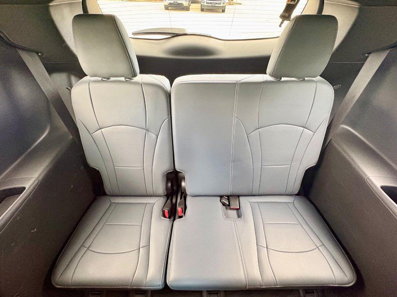 Used 2022 Buick Enclave Essence w/ Experience Buick Package FWD image 14