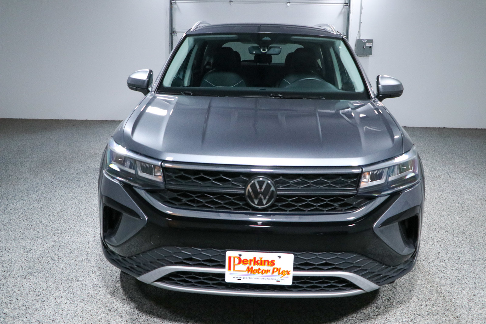 Used 2023 Volkswagen Taos SE FWD image 4