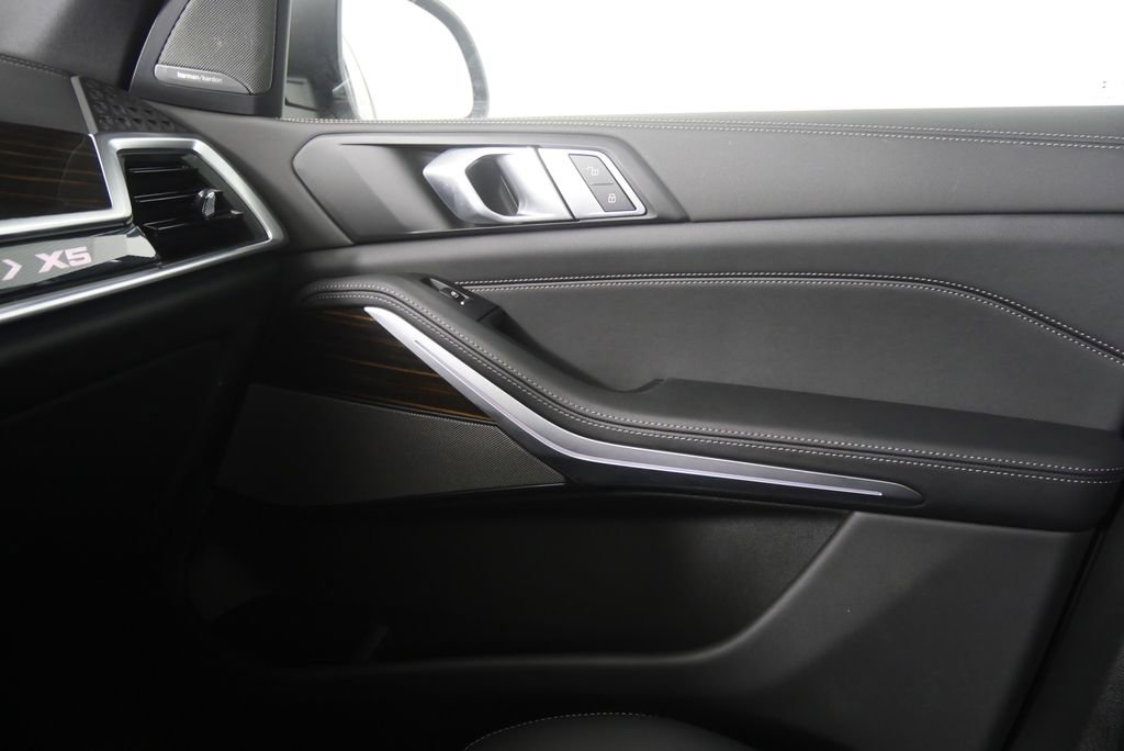 Certified 2025 BMW X5 xDrive40i image 27