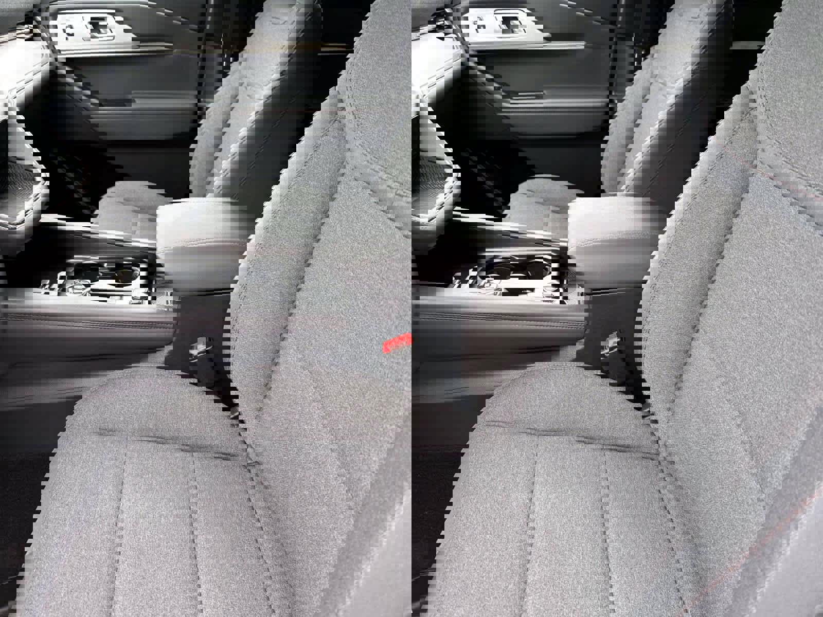 Used 2025 Ford Explorer Active image 15