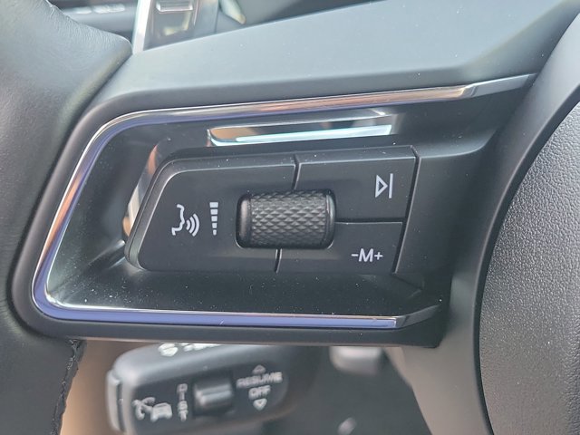 Certified 2025 Porsche Macan AWD/4WD image 28