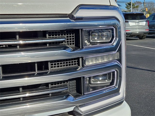 Used 2024 Ford F350 Limited image 9