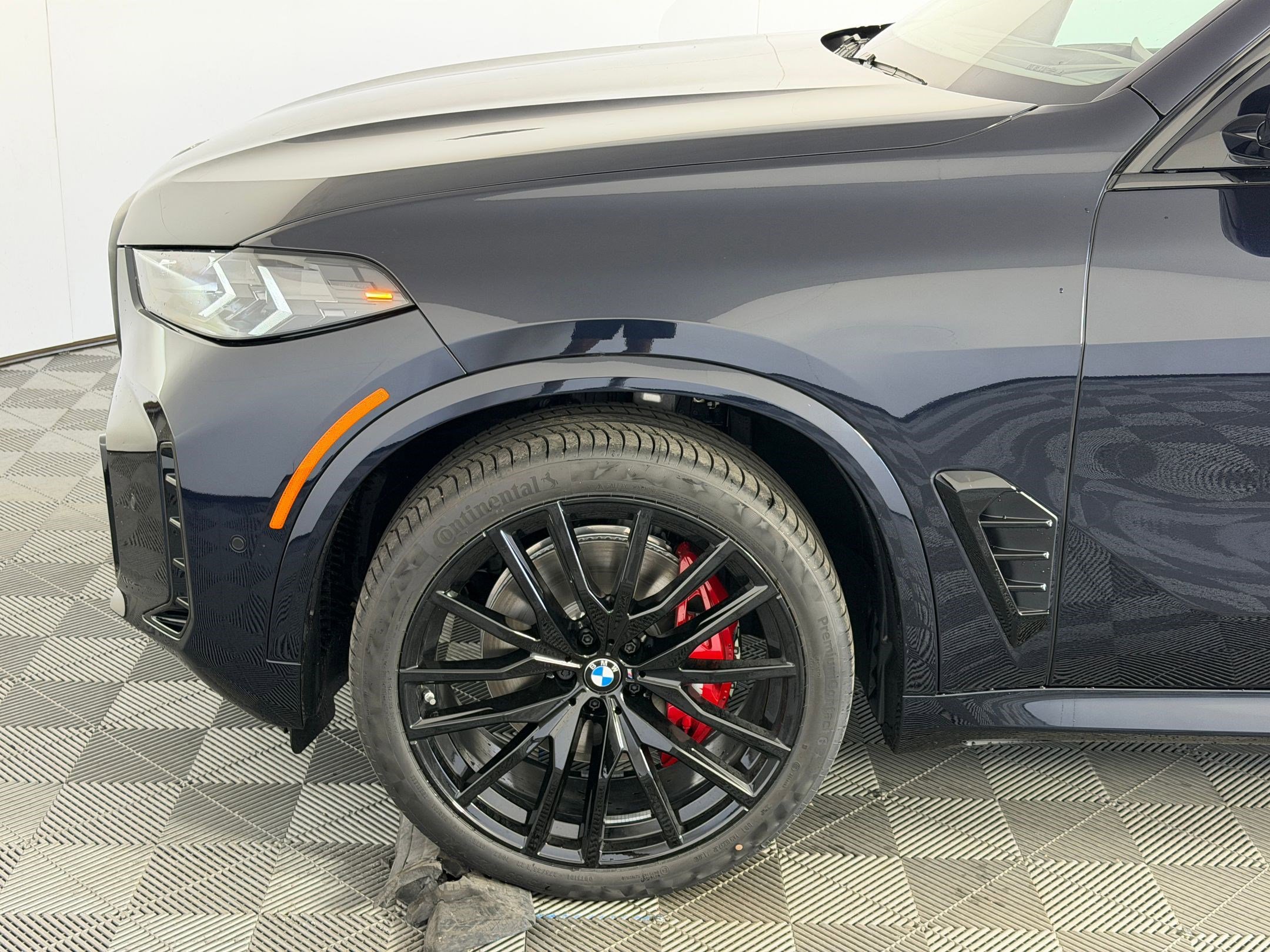 New 2026 BMW X5 xDrive40i w/ M Sport Package AWD/4WD image 11