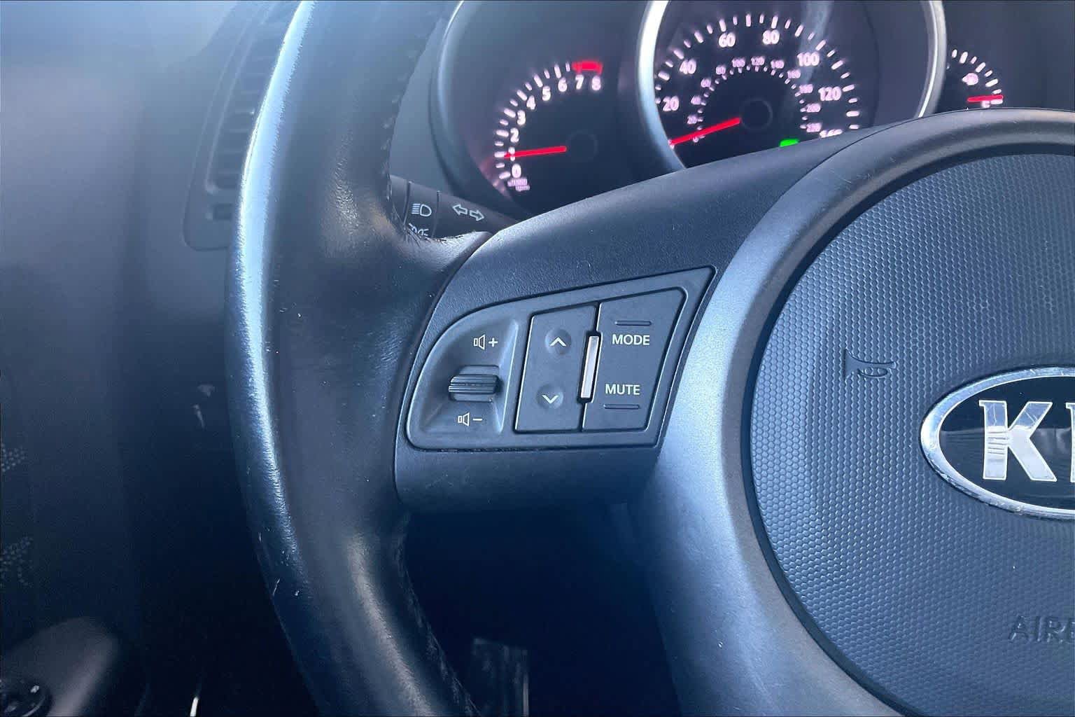 Used 2013 Kia Soul + FWD image 23