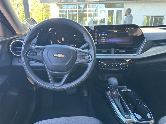 Used 2024 Chevrolet Trax LT image 9