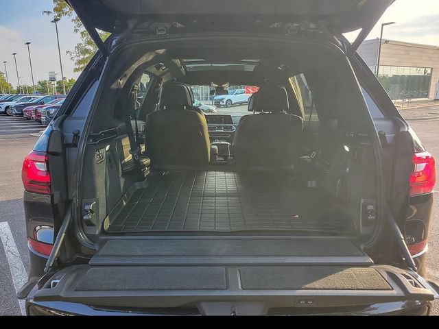 Used 2022 BMW X7 xDrive40i w/ M Sport Package AWD/4WD image 22