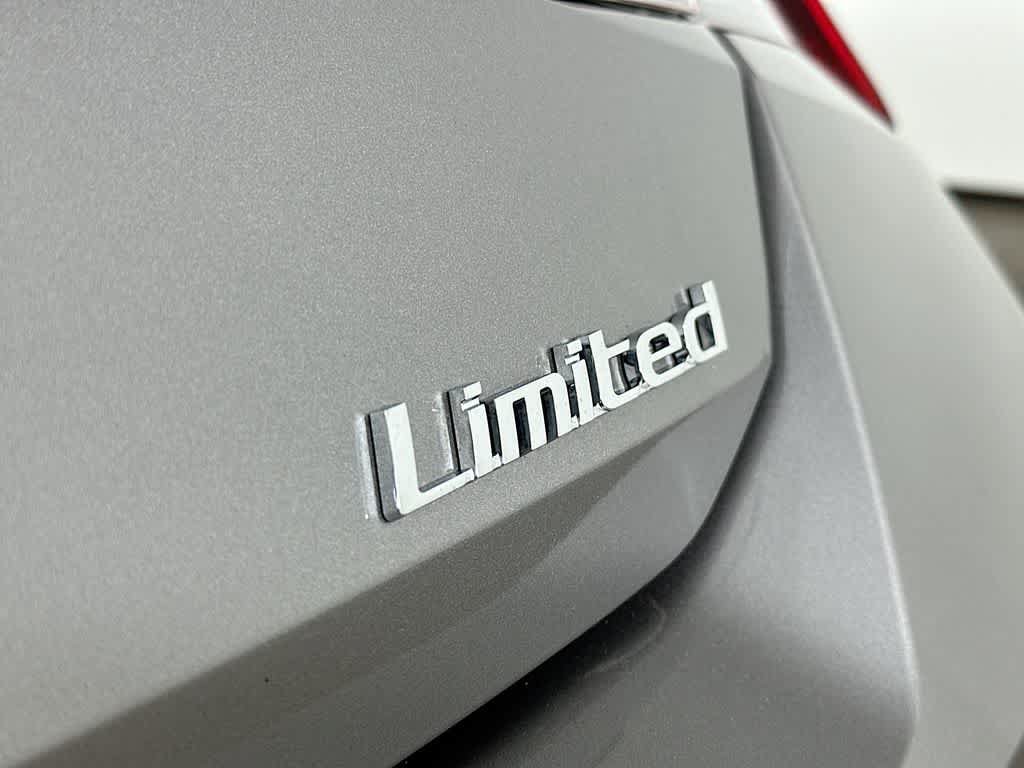Used 2022 Hyundai Elantra Limited FWD image 7