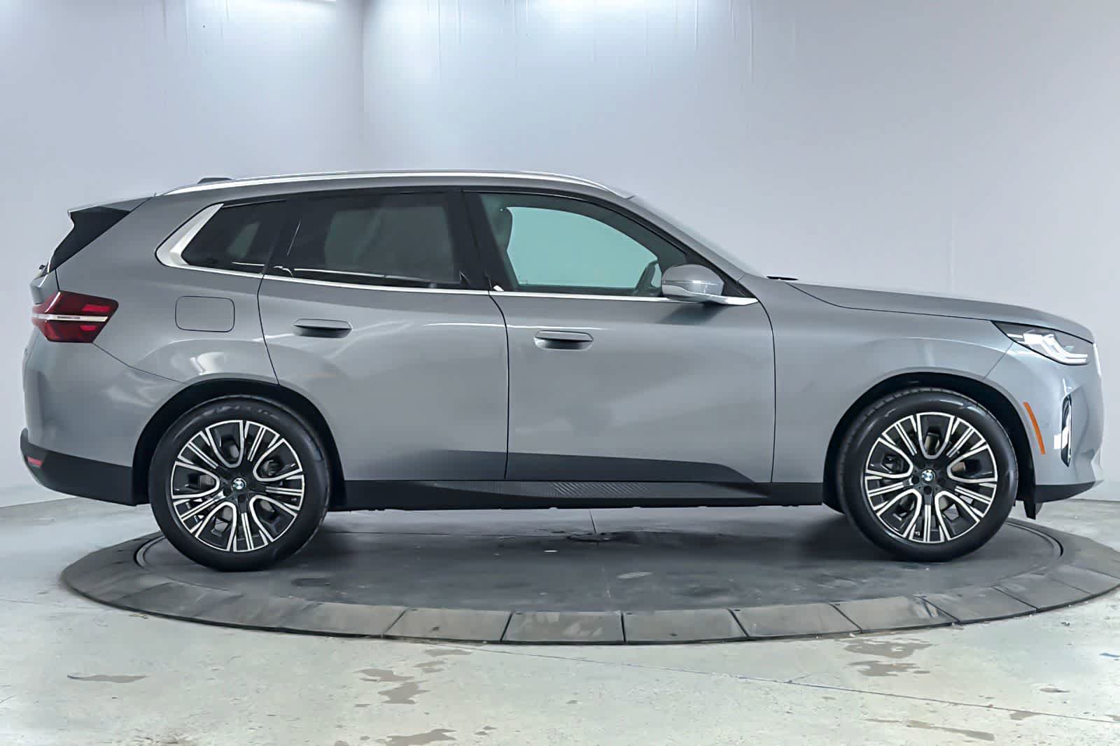 Used 2025 BMW X3 xDrive30i w/ Convenience Package image 8