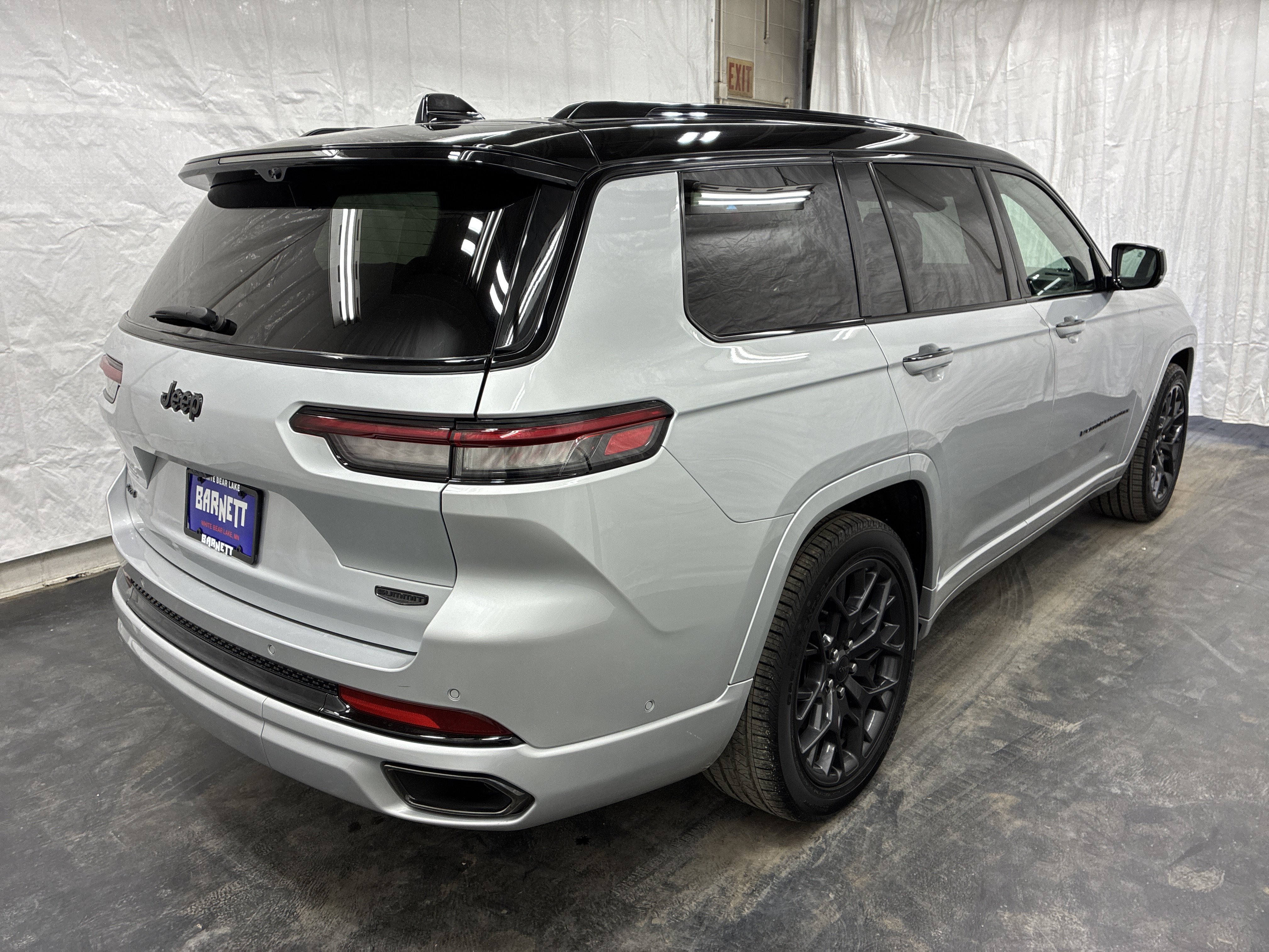 Certified 2025 Jeep Grand Cherokee L Summit AWD/4WD image 5