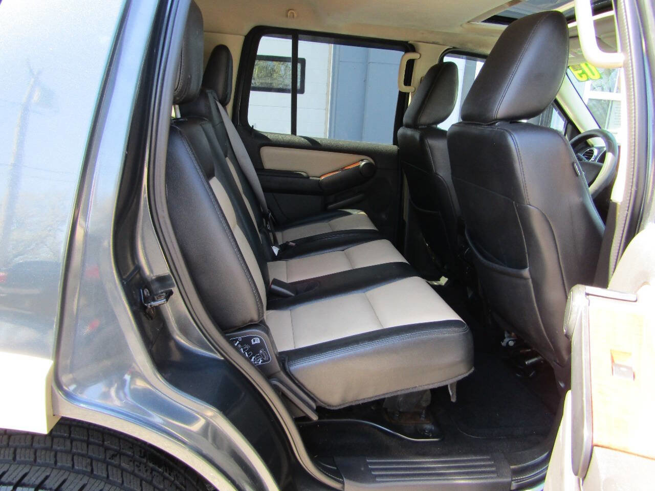 Used 2009 Ford Explorer Eddie Bauer image 12