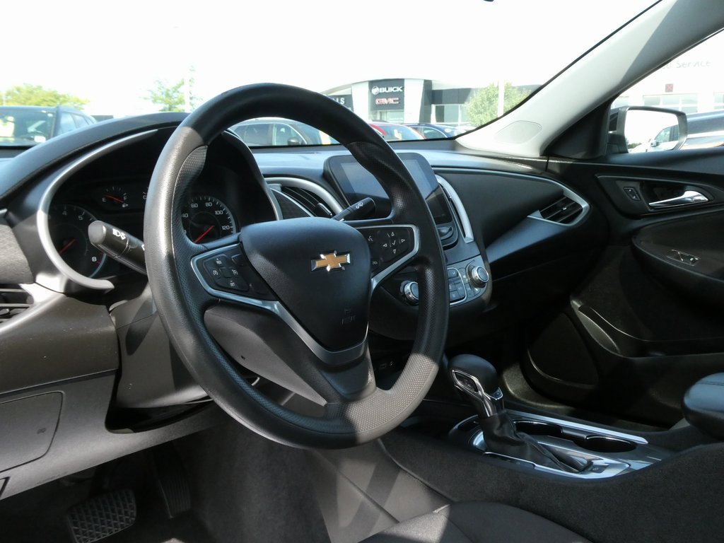 Used 2022 Chevrolet Malibu LT image 28