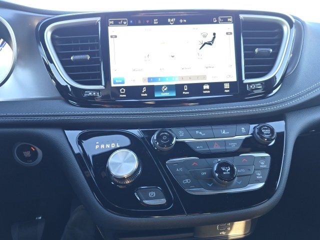 New 2026 Chrysler Pacifica Select image 17