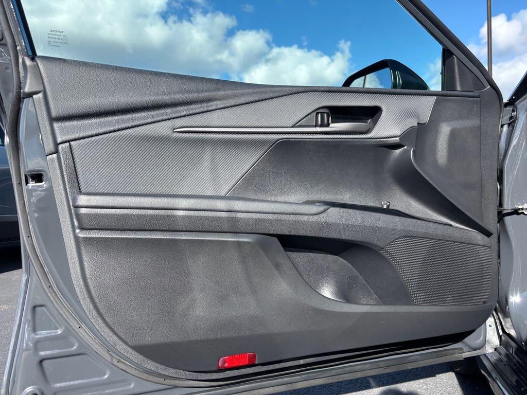 Used 2025 Toyota Camry SE image 23