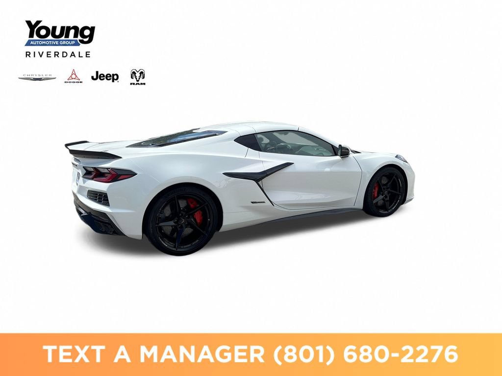 Used 2025 Chevrolet Corvette E-Ray w/ Stealth Interior Trim Package AWD/4WD image 5