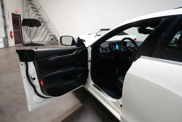 Used 2014 Maserati Ghibli RWD image 13