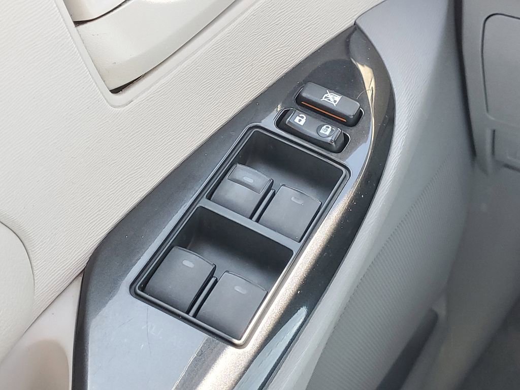 Used 2014 Toyota Sienna LE FWD image 14